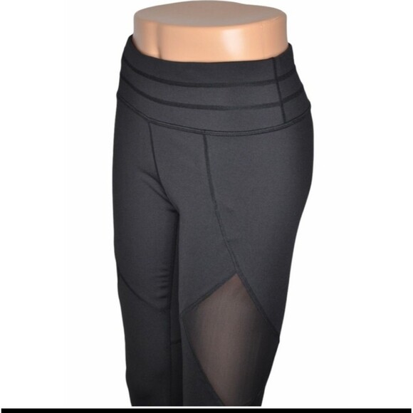 Athleta Black Mesh Sonar Compression Capri Running/Workout leggings M - Picture 6 of 11